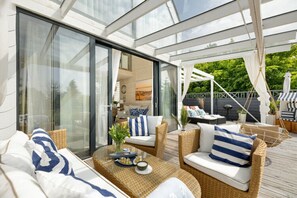 House | Living area - House With a Huge Terrace and a Whirlpool Bathtub (Kamien Pomorski)