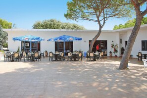 Apartment | Outdoor dining