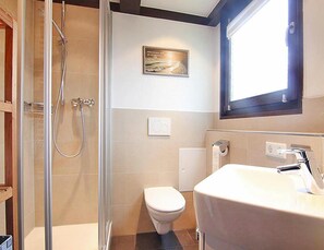 Bathroom - Chalet by Lake Constance With Alpine Views (Immenstaad am Bodensee)