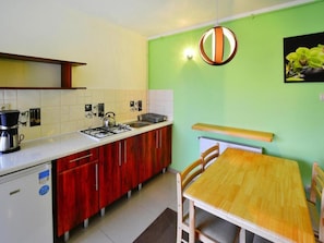 House | Private kitchen | Electric kettle - Spacious Holiday Home With Private Garden (Mielno)