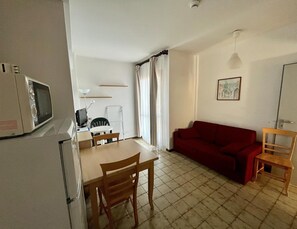 Apartment | Dining