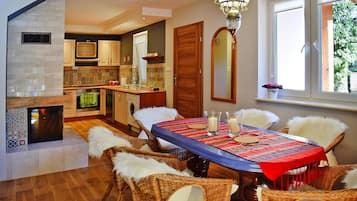 House | Dining