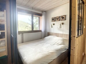 1 habitación y ropa de cama 