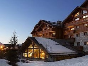 Exterior - Spacious apartment near slopes with pool and parking (Méribel)