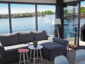 Living room - Hausboot im Hafen von Boltenhagen (Boltenhagen)
