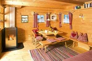 Chalet | Dining