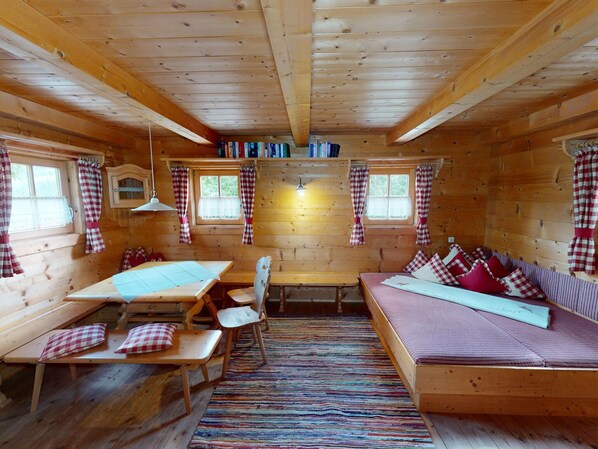 Chalet | 4 Schlafzimmer, individuell eingerichtet, Bettwäsche