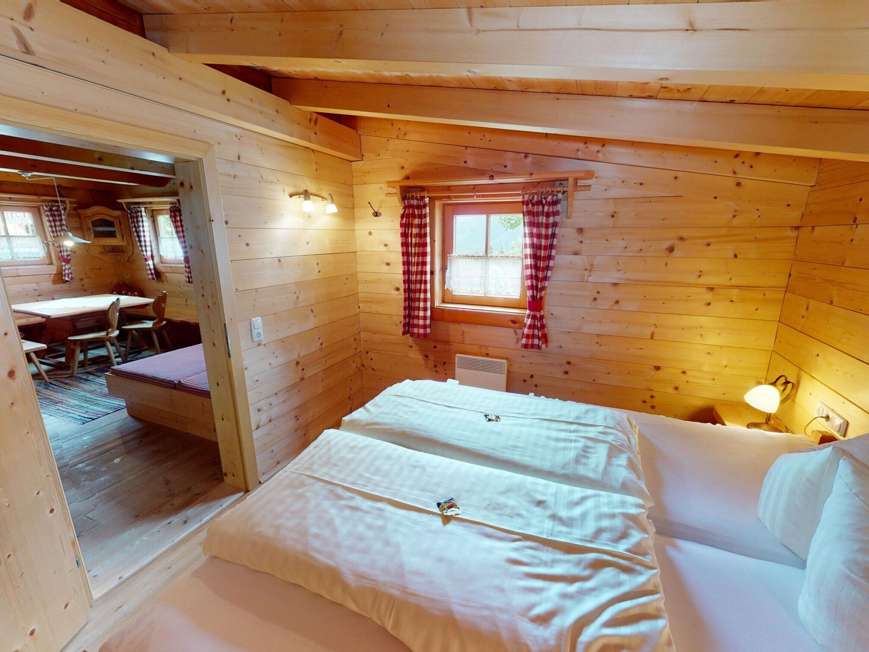 Chalé | 4 quartos, individualmente mobiliados, roupa de cama
