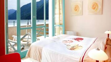 1 bedroom, individually furnished