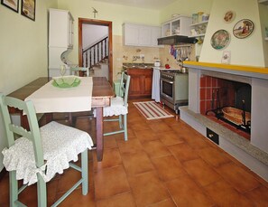 House | Dining - Holiday Home in Camaiore With Mountain Views (Camaiore)