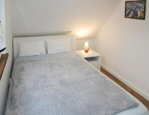 3 bedrooms, individually furnished, bed sheets