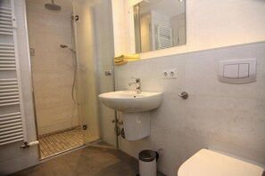 Apartment | Bathroom