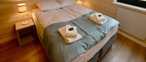 House | 3 bedrooms, individually furnished, bed sheets