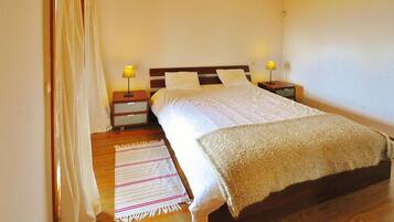 Bungalow | 1 bedroom, individually furnished, bed sheets