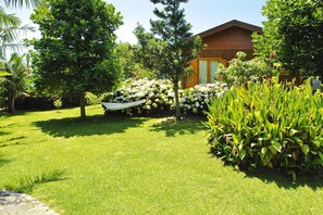 Bungalow | Garden - Bunglow in Vila Franca do Campo (Vila Franca do Campo)
