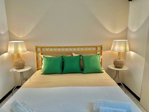 4 chambres, fer et planche à repasser, draps fournis