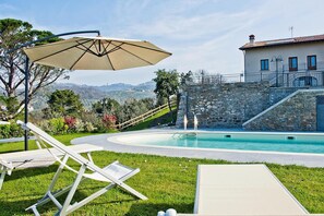 Apartment | Pool | Outdoor pool - Agriturismo Giugnano Poggio del Sole, Lamporecchio (Lamporecchio)