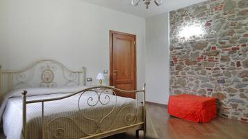 Apartemen | 3 kamar tidur dan dilengkapi dengan perabotan berbeda-beda