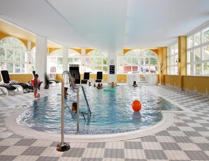 House | Pool | Indoor pool, outdoor pool - Ferienpark Markgrafenheide (Rostock)