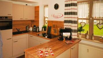 Apartment | Private kitchen | Electric kettle, toaster