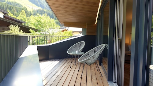 Bergzeit Flat Saalbach Directly on the ski Piste