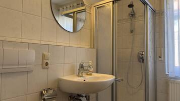 Apartment | Bathroom
