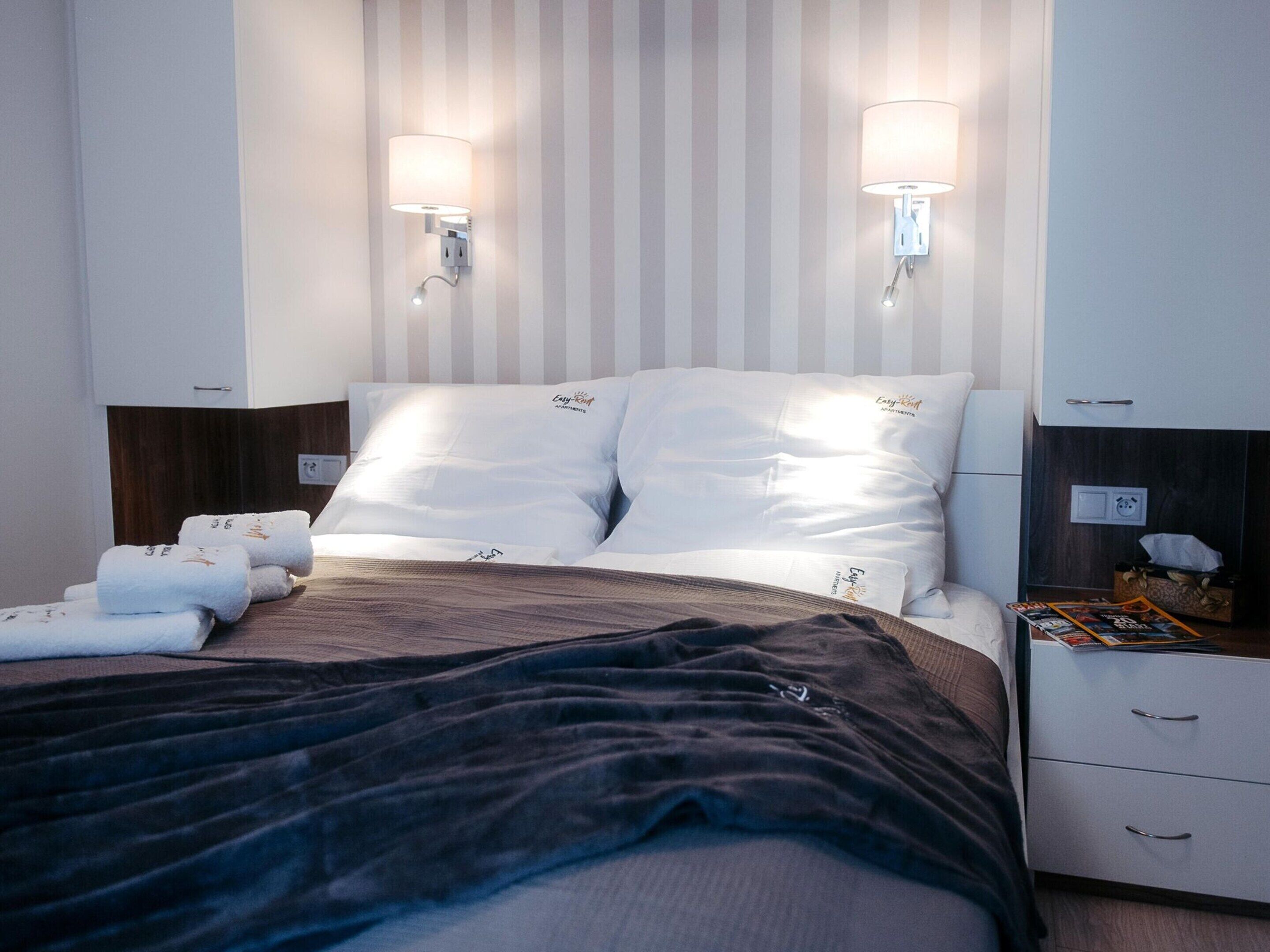 Apartemen | 2 kamar tidur dan dilengkapi dengan perabotan berbeda-beda