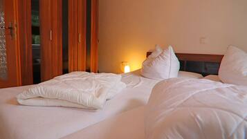 House | 1 bedroom, individually furnished