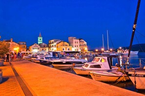 Leilighet | Utsikt mot vann