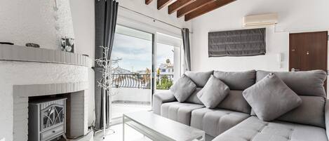 Apartment | Living room