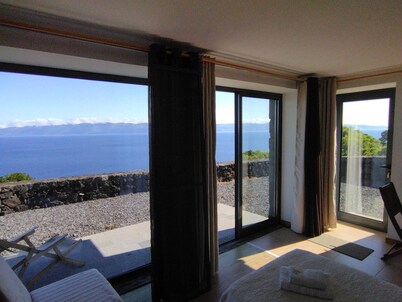Cozy Studio With sea View, Santo Amaro