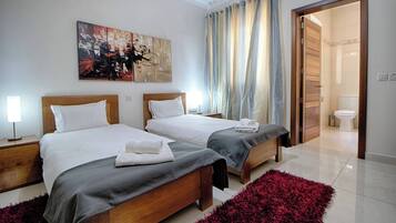 4 bedrooms, iron/ironing board, free WiFi, bed sheets