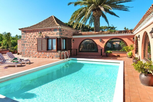 House | Pool | Indoor pool, outdoor pool