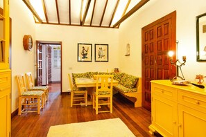 House | Dining