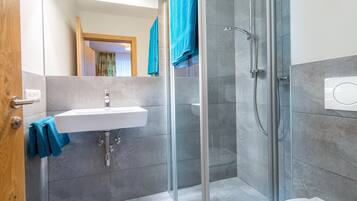 Apartment | Bathroom