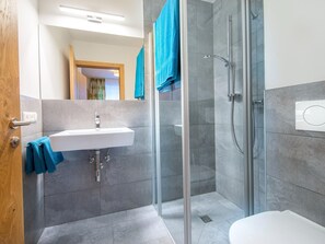 Apartment | Bathroom