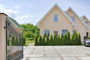 Exterior - Holiday Home by Lake Jamno With Pool (gmina Sianów)