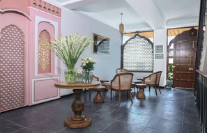 Lobby - Artisav House (Amer)
