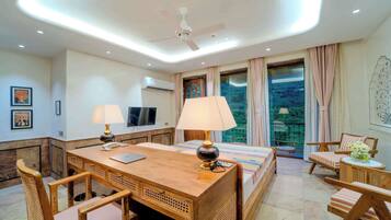 Cubrecamas, colchones con pillow-top y minibar