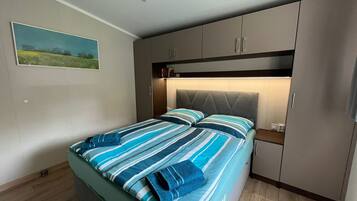 House | 3 bedrooms, individually furnished, bed sheets