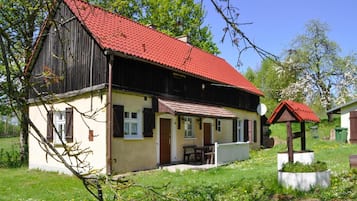 ุงูู
ูุดุฃุฉ ู
ู ุงูุฎุงุฑุฌ