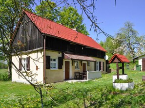 House | Exterior - Holiday Home With Fireplace and Private Garden (Szczecinek)