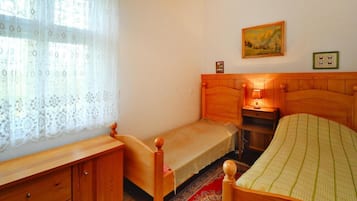 Rumah | 2 kamar tidur dan dilengkapi dengan perabotan berbeda-beda