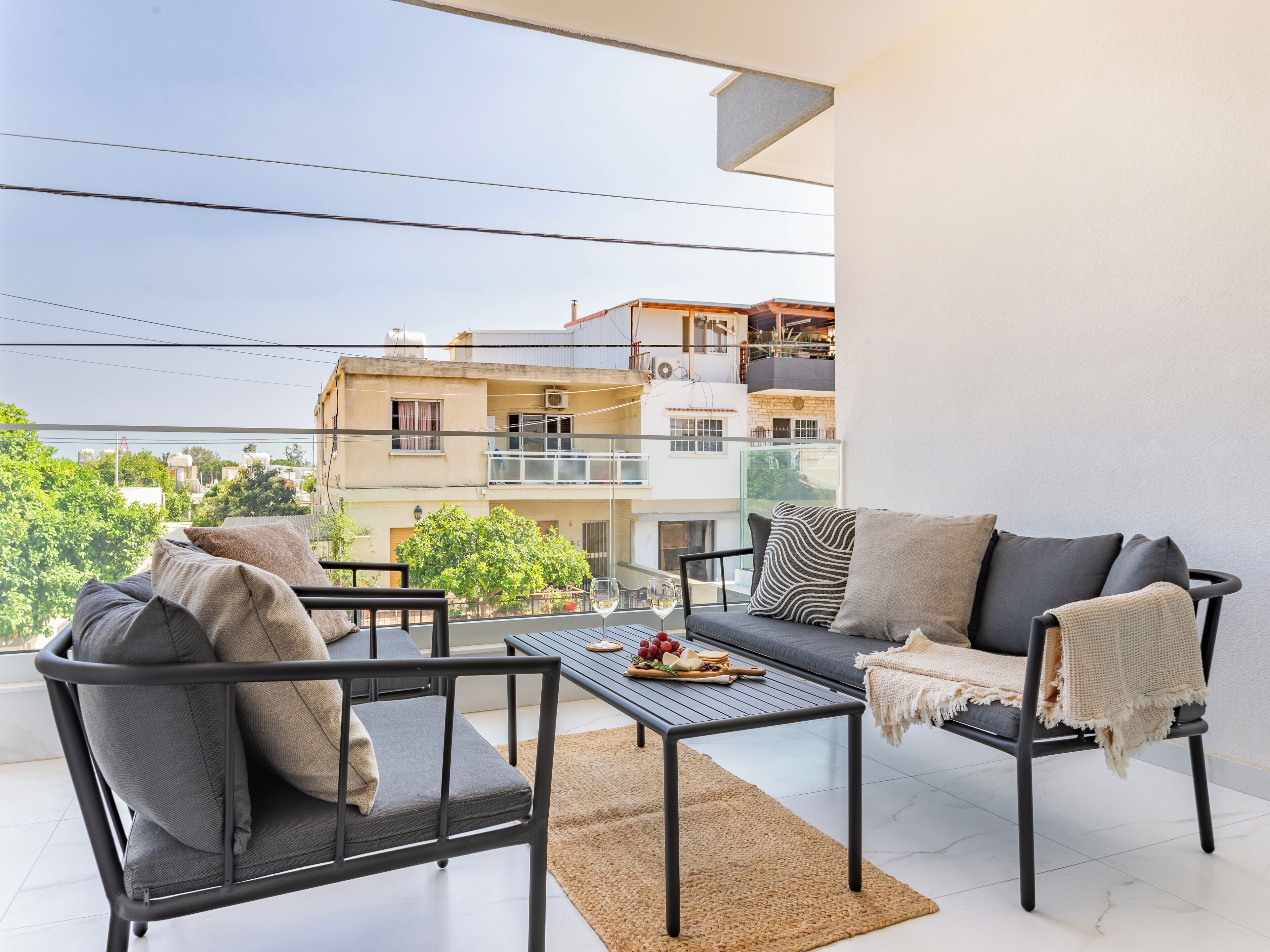 Apartment, 2 Bedrooms, Balcony, City View | Living area