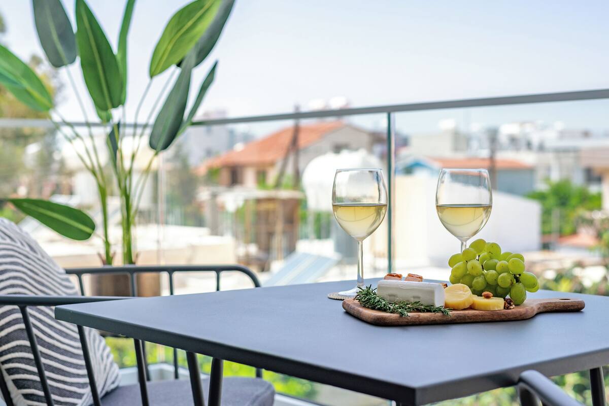 Studio, Multiple Bedrooms, Balcony | Outdoor dining