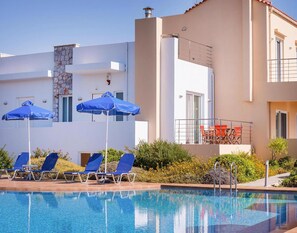 Apartment | Pool | Outdoor pool - Saltwater Pool Apartment in Chania (Chania)