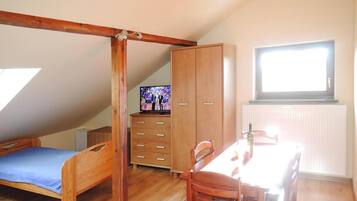 Apartment | 1 bedroom, individually furnished, bed sheets