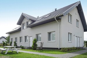 House | Exterior - Big Holiday Home in Wiselka (gmina Wolin)