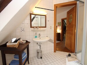 Apartment | Bathroom - Ferienwohnung im Ferienhof, Dorfmark (Bad Fallingbostel)