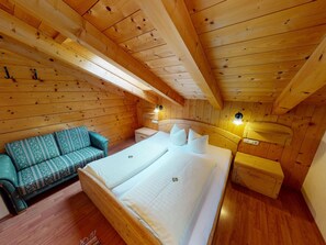 4 bedrooms, individually furnished, bed sheets - Chalet in Wildkogel Near ski Slopes (Neukirchen am Grossvenediger)